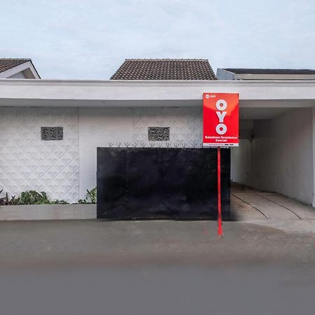Oyo Life 2391 Baladewa Residence Syariah Karawang Exterior foto