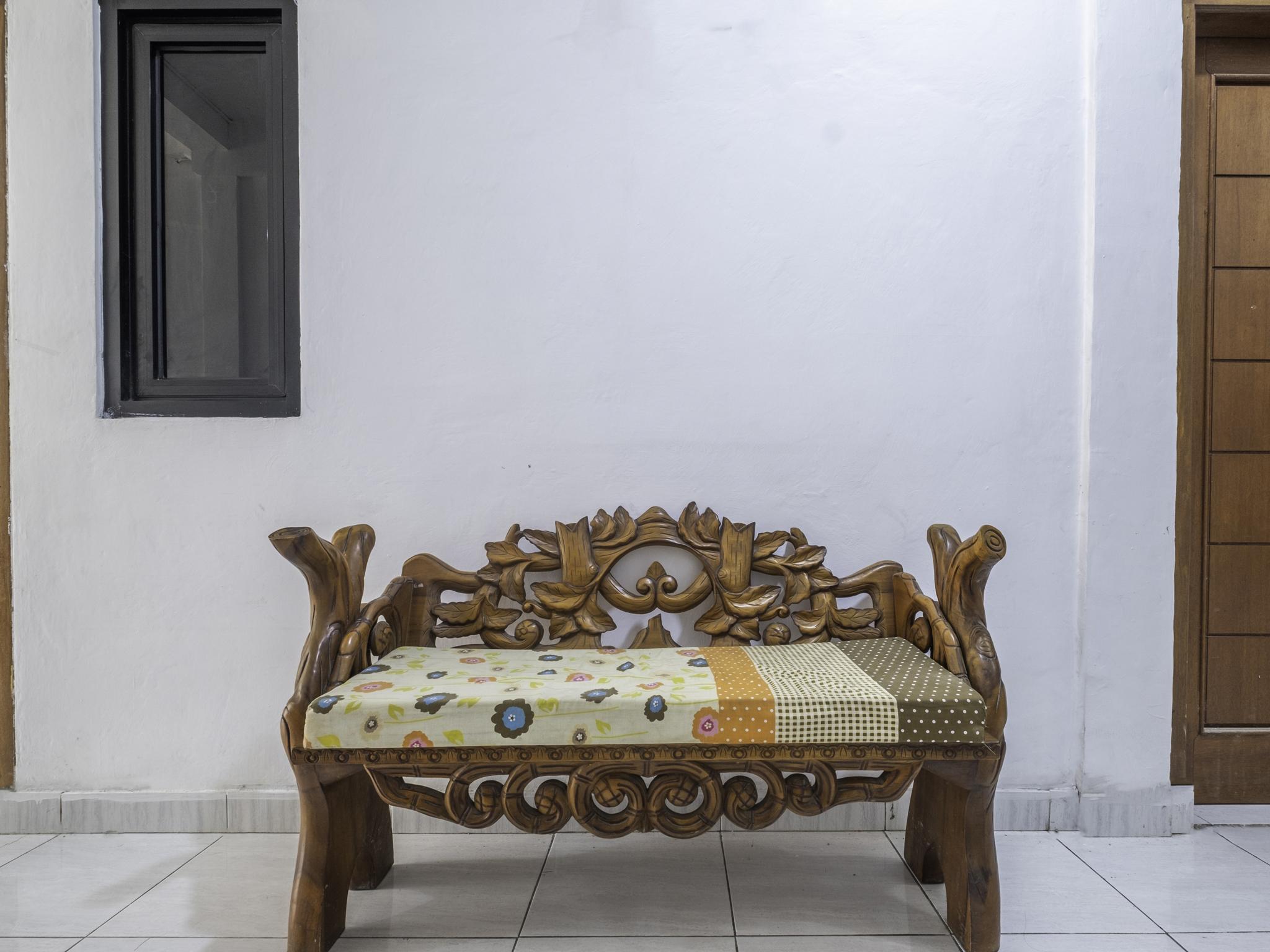 Oyo Life 2391 Baladewa Residence Syariah Karawang Exterior foto