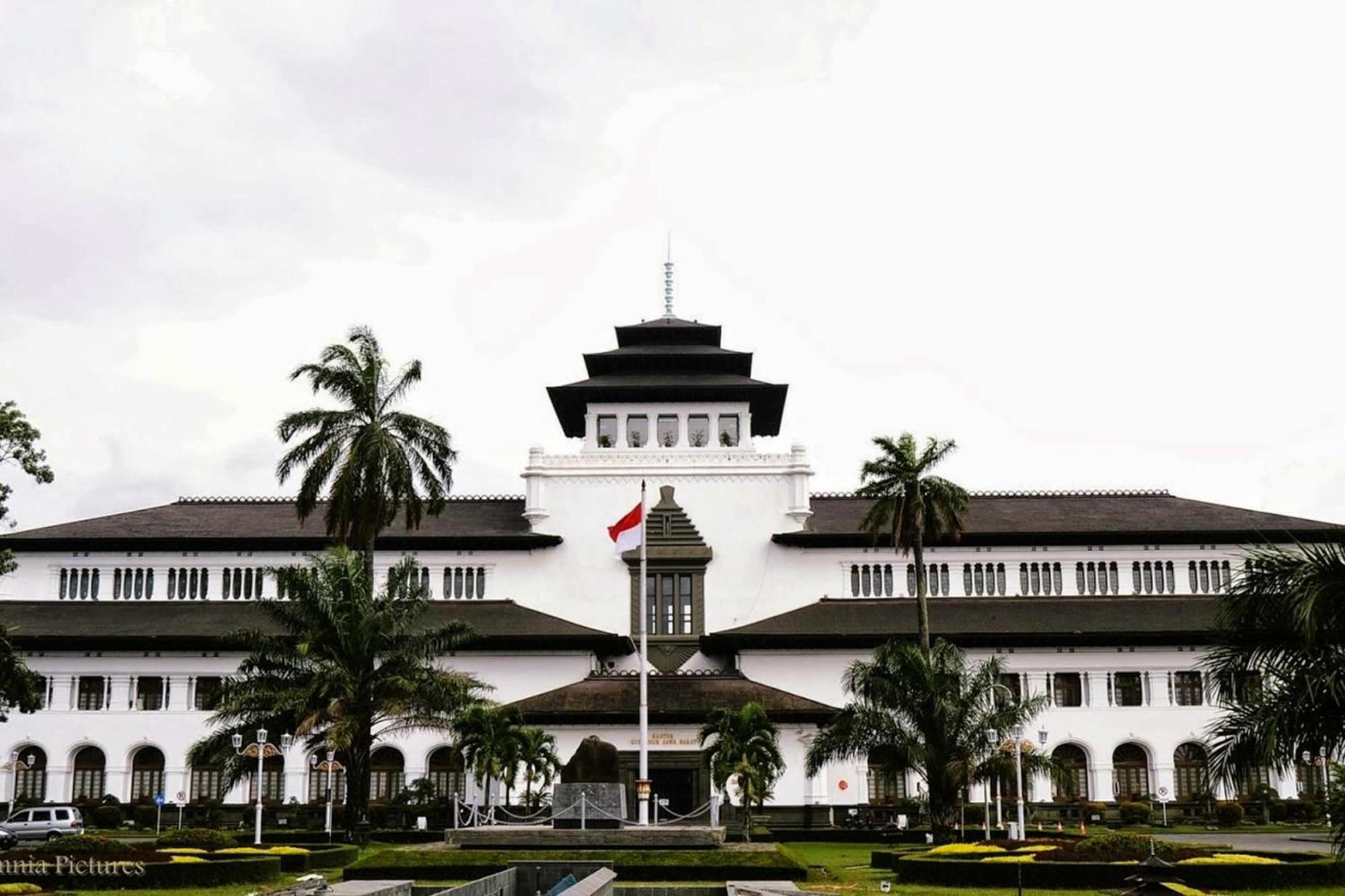 Oyo Life 2391 Baladewa Residence Syariah Karawang Exterior foto